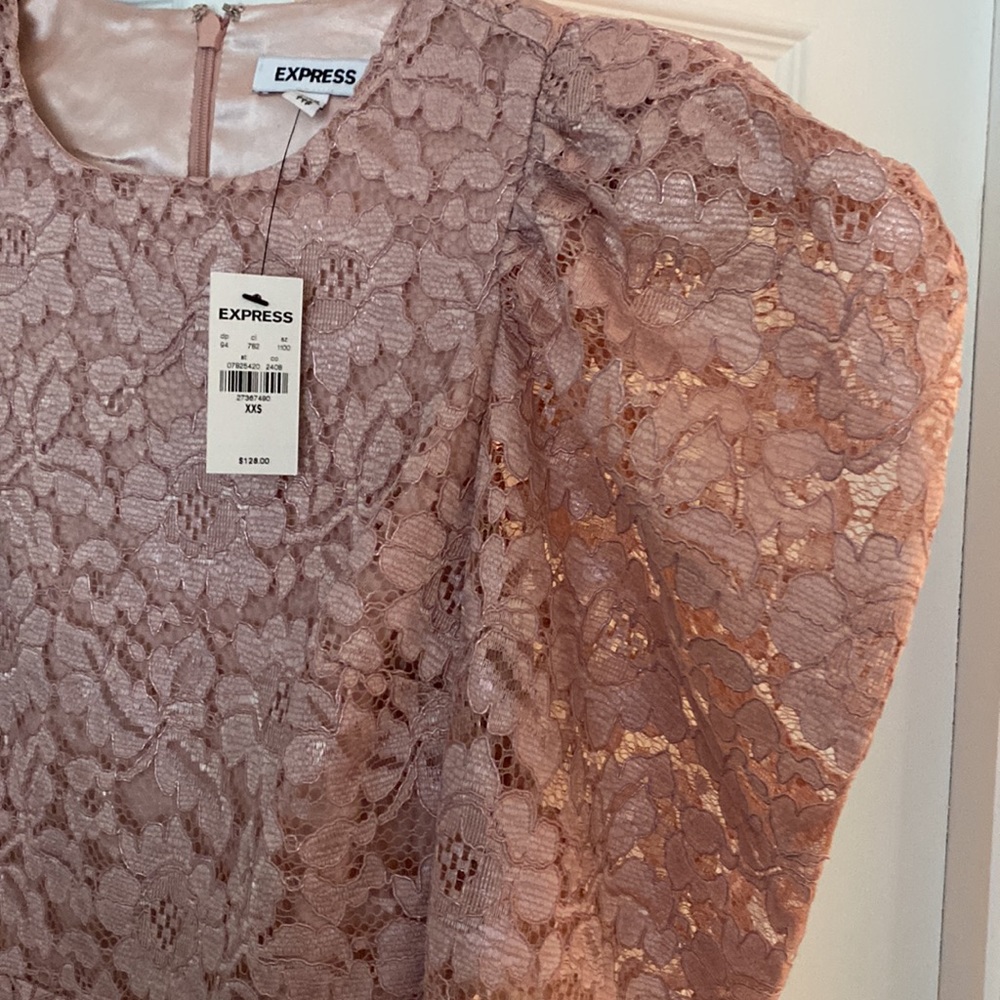 Express dress - Picture 3 of 5